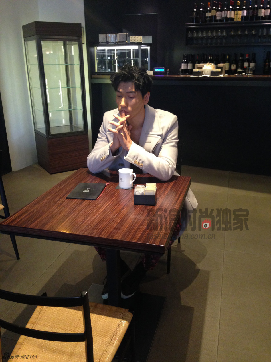 亮点米兰 张亮佛罗伦萨逛gucci博物馆咖啡厅_