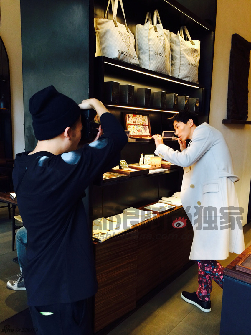 亮点米兰 张亮佛罗伦萨逛gucci博物馆咖啡厅_