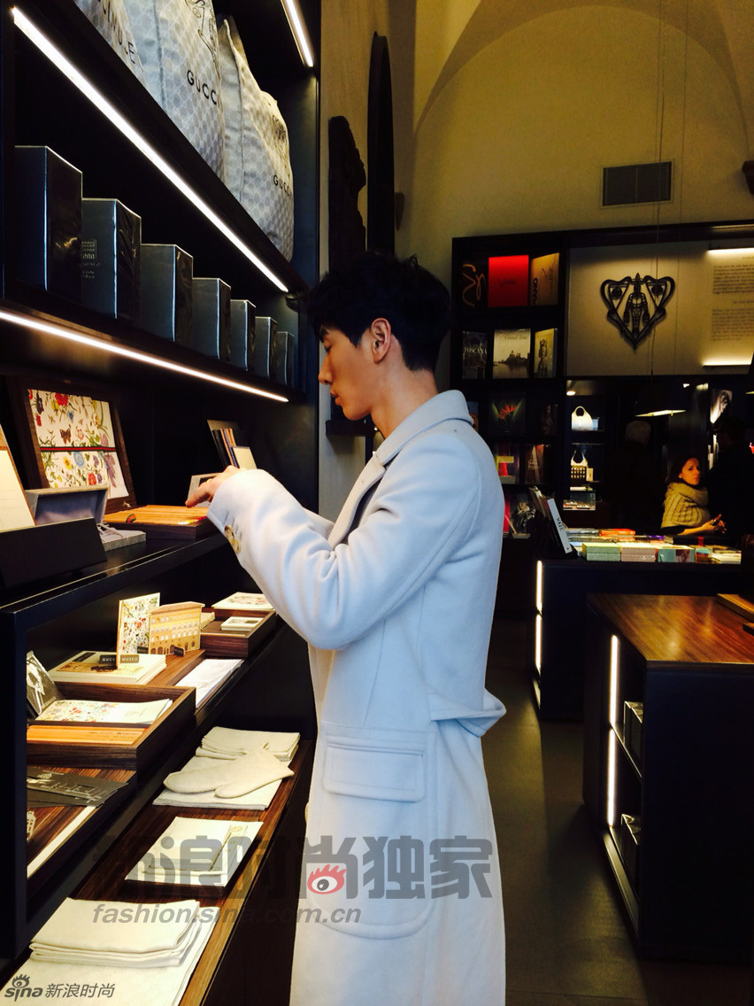 亮点米兰 张亮佛罗伦萨逛gucci博物馆咖啡厅_