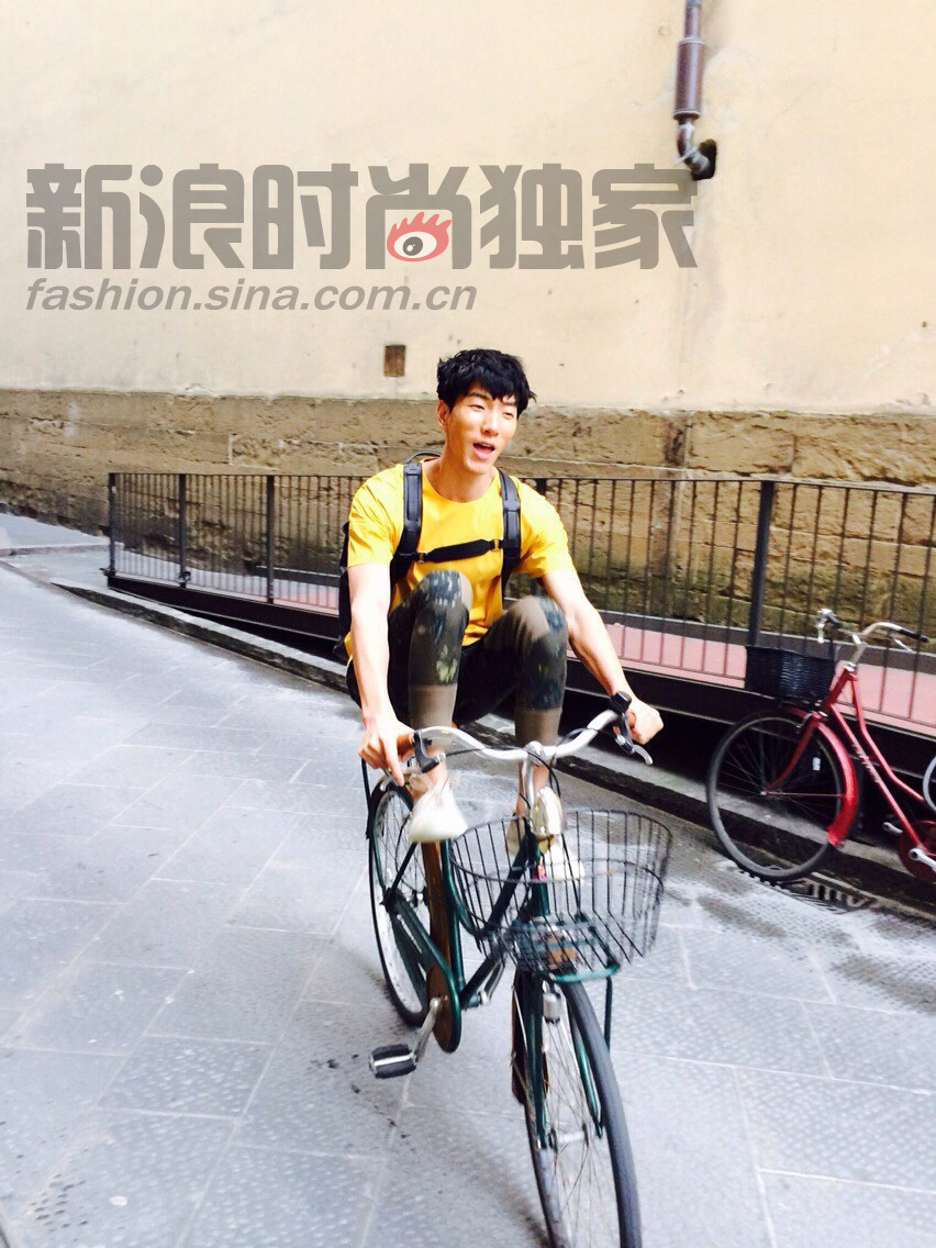 亮点米兰 张亮佛罗伦萨逛gucci博物馆咖啡厅_