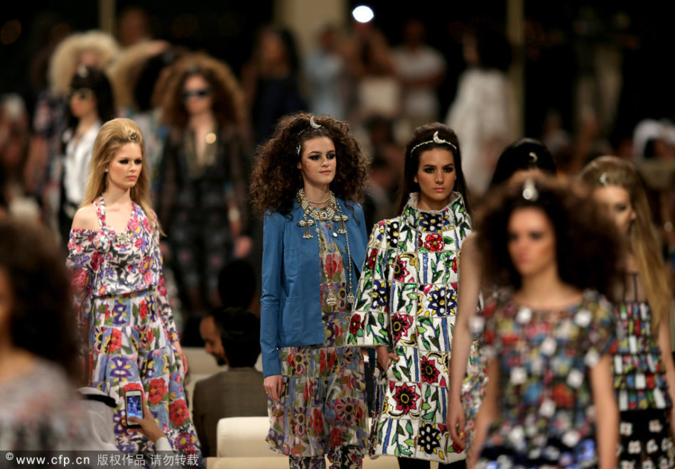 Chanel 2015早春度假系列 中国超模孙菲菲走秀