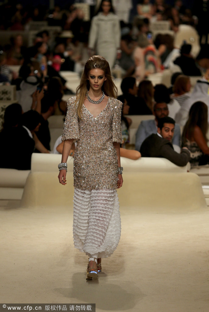 Chanel 2015早春度假系列 中国超模孙菲菲走秀