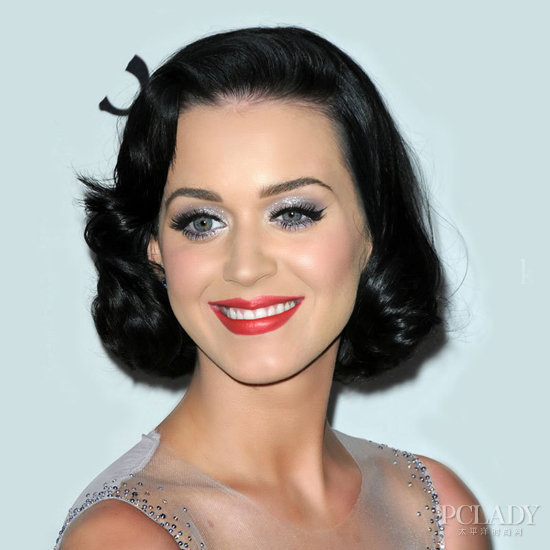 性感尤物都爱黑发色 魅惑风情挡不住