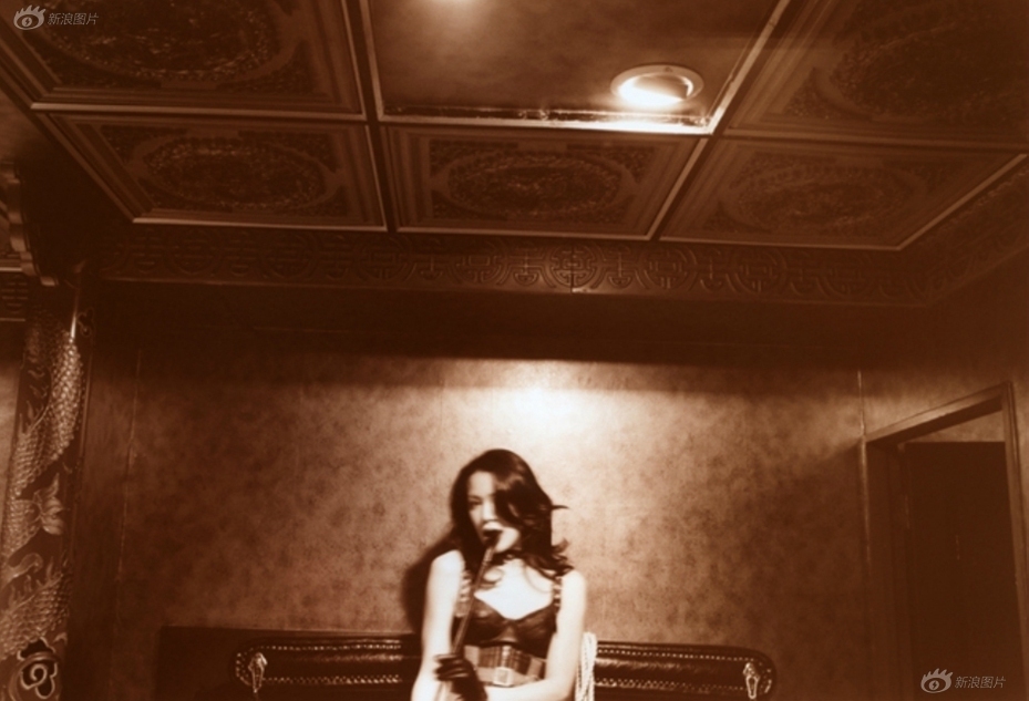 nathalie daoust:东京情趣旅馆