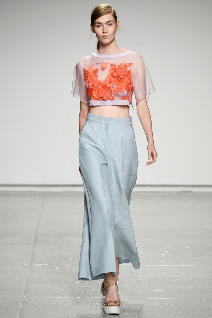 2015春夏纽约时装T台秀 Rebecca Taylor 秀场图片-2015年春夏时装秀-纽约时装发布会-时装秀图片-中国服装款式网