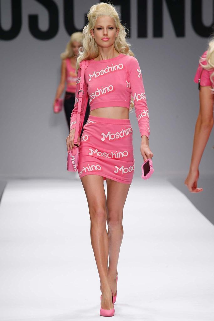 2015年 莫斯奇诺 (Moschino) 春夏高级成衣米兰时装周发布秀