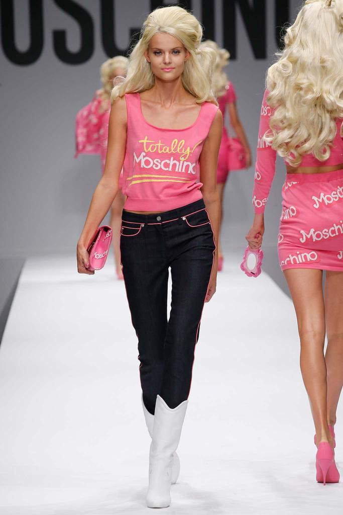 2015年 莫斯奇诺 (Moschino) 春夏高级成衣米兰时装周发布秀