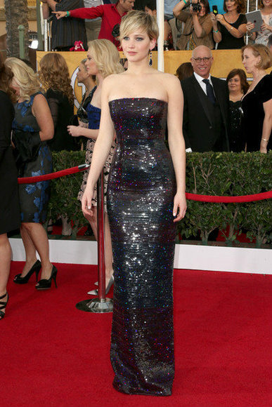 艳照不要紧 大<em>表姐</em>红毯珠宝零出错才是正经事