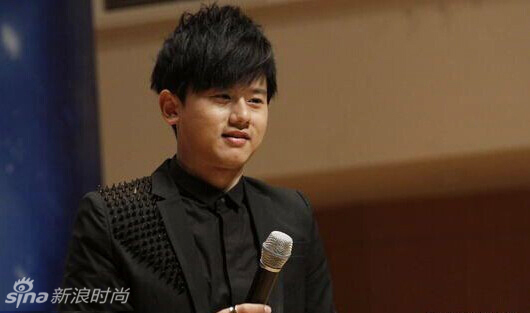 张杰也肿啦 婚后发福变胖子可还行