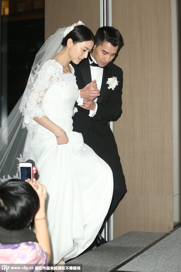 chloe婚纱_动漫婚纱情侣头像(2)