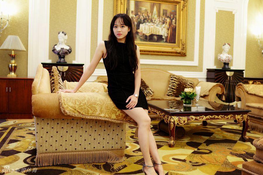 女子象棋大师拍靓丽写真 曾夺全国女子团体冠军