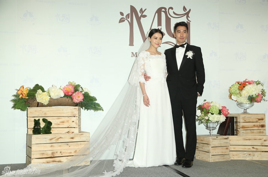 杨颖结婚的婚纱_杨颖婚纱(3)
