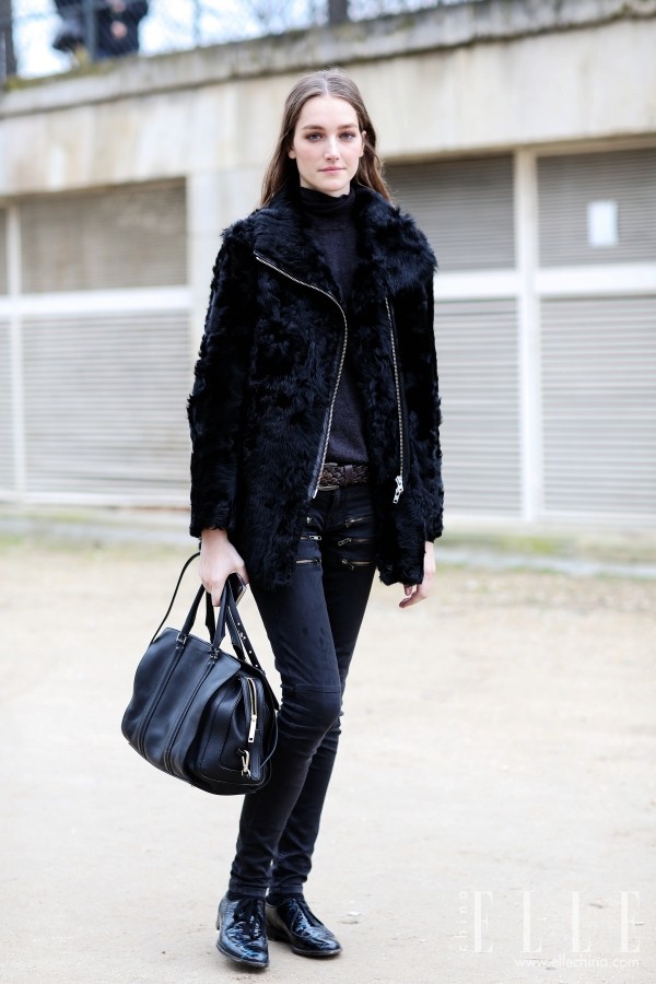 羊年什么单品最吃香 细致羊羔绒大衣萌萌哒 --