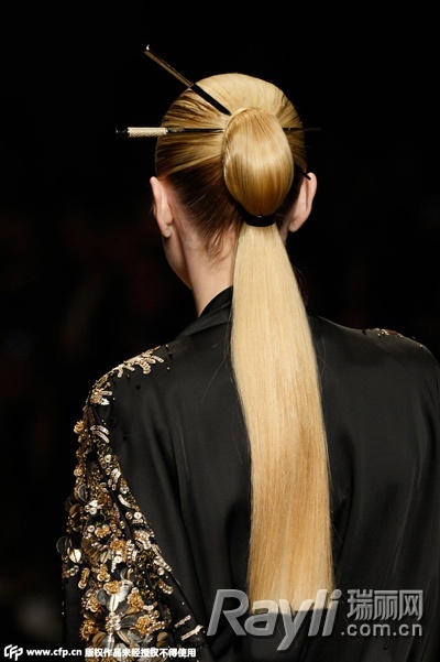 东瀛风吹进<em>发型界</em> 两根筷子就搞定 -- 佛山E家