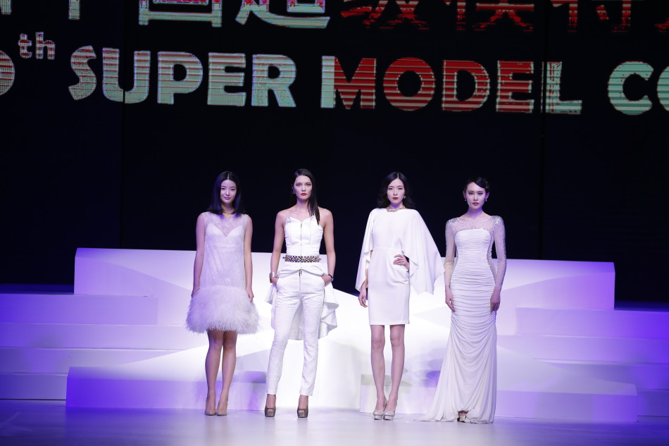 2015超模大赛总决赛 95后女孩王一夺冠