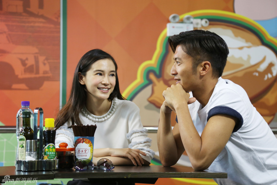 angelababy与 谢霆锋 大吃猪扒包,angelababy与