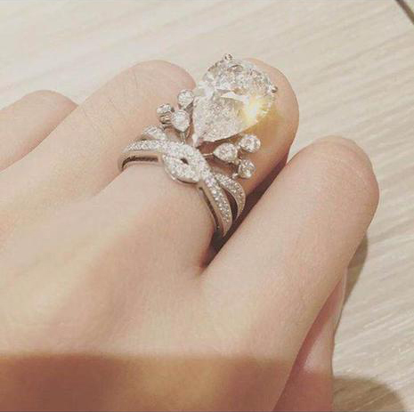 angelababy曝光巨钻婚戒 明星"鸽子蛋"大比拼_高清