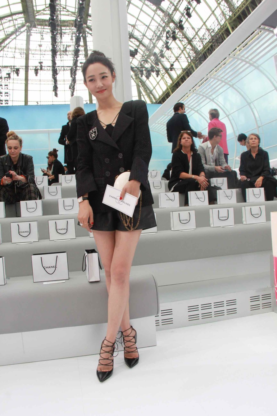 Chanel大秀 白百合欧阳娜娜众星登陆5号机场 - 娱乐明星 - 紫呜网 - www.ziwuwu.com