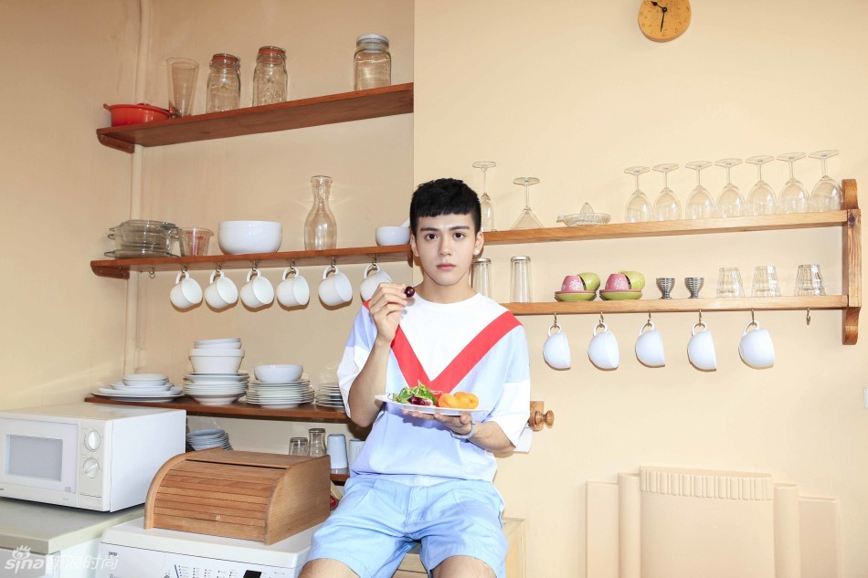 曾舜晞鲜漾早安写真"粤读"专栏暖萌上线_高清图集_新浪网