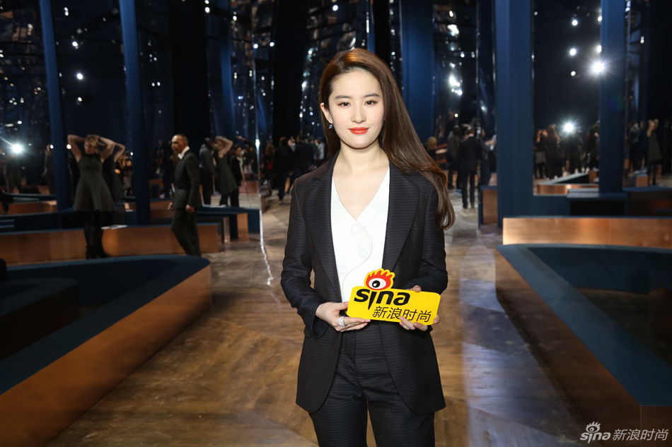 刘亦菲Dior秀场变身天仙攻