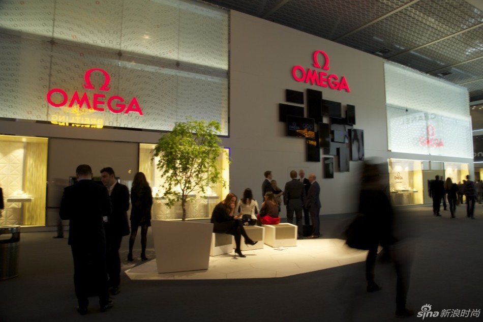 一年一度的巴塞尔国际钟表珠宝博览会(2016 Baselworld)于2016年3月17日至24日在瑞士巴塞尔展览馆举行。一起看看顶级品牌的展台有哪些亮点吧。