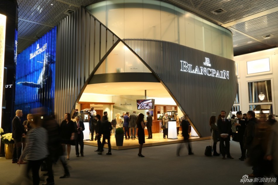 一年一度的巴塞尔国际钟表珠宝博览会(2016 Baselworld)于2016年3月17日至24日在瑞士巴塞尔展览馆举行。一起看看顶级品牌的展台有哪些亮点吧。