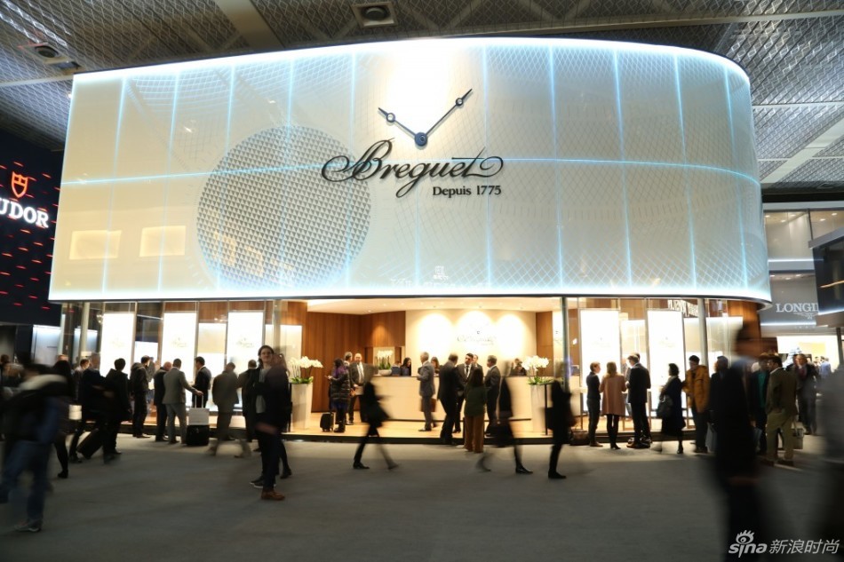 一年一度的巴塞尔国际钟表珠宝博览会(2016 Baselworld)于2016年3月17日至24日在瑞士巴塞尔展览馆举行。一起看看顶级品牌的展台有哪些亮点吧。