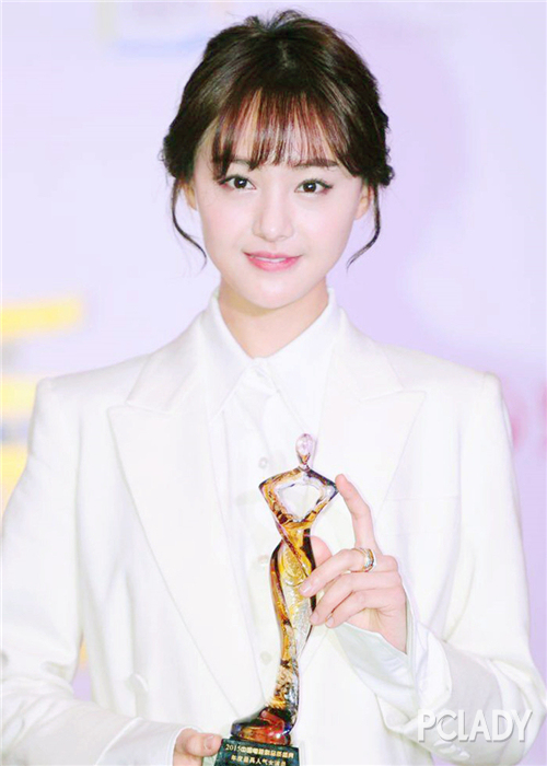 花心男偷吃 郑爽为爱心碎伪短发疗情伤 -- 佛