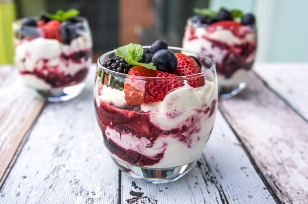 水果加酸奶什么水果好吃 66519_1389043_999103.jpg