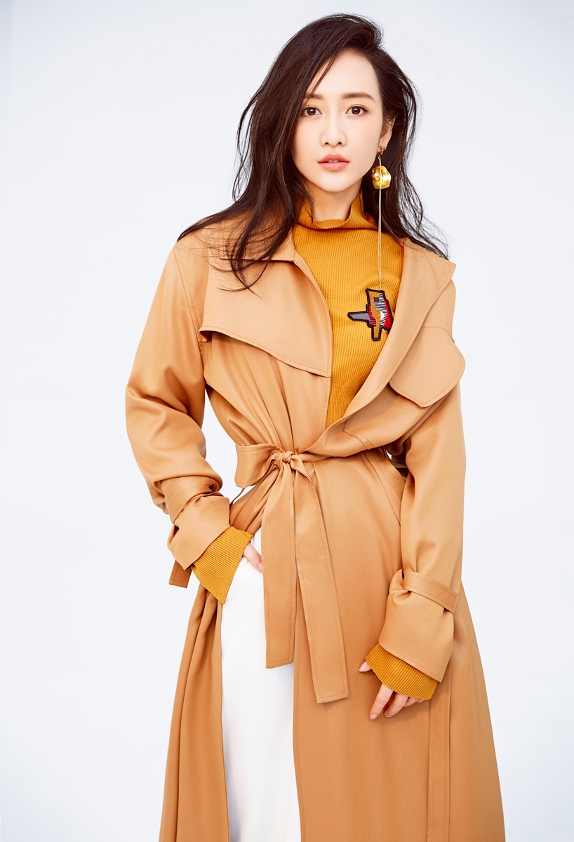 王鸥曝光写真大片 双面演绎时尚俏女人