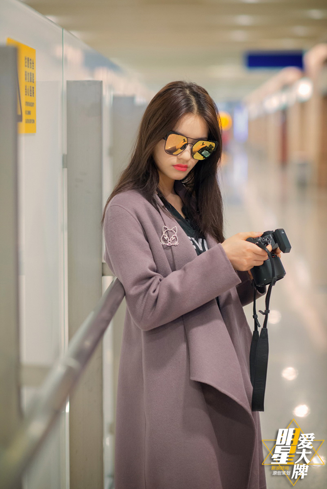 飞机场的女艺人 80111_1414565_938182.jpg