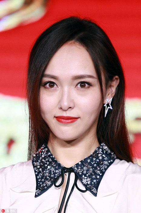 就差刘海这一弯 你也能get唐嫣同款清纯女人味