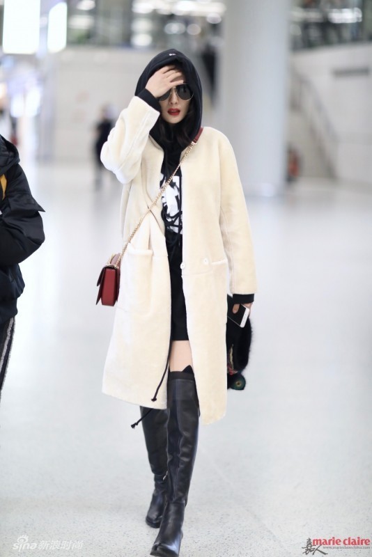 唐嫣杨幂气场开挂 大衣当道时髦有质感