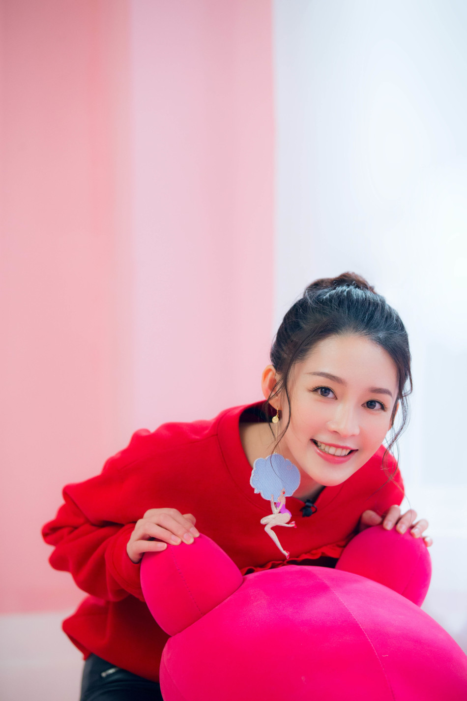 李沁优雅灵动