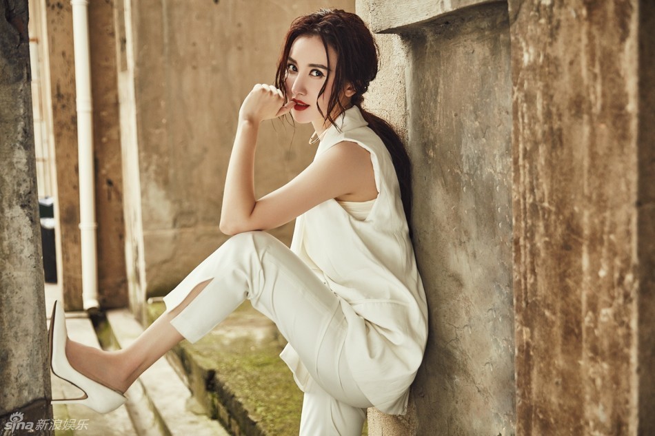 张萌周末父母海报多元化妆容