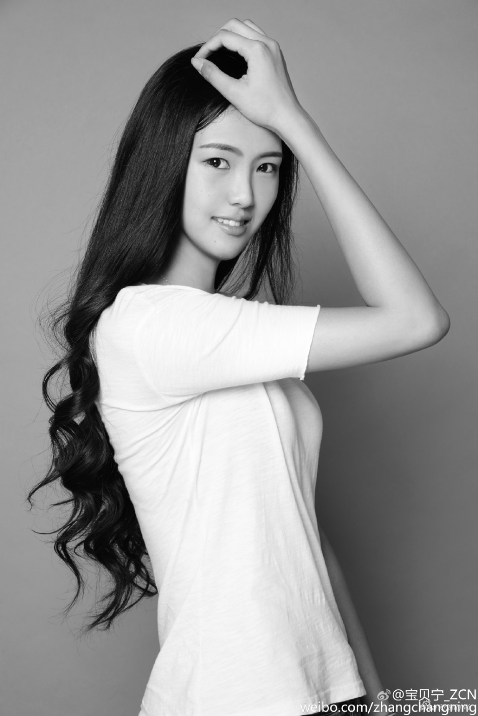 女排美女张常宁登《男人装》封面