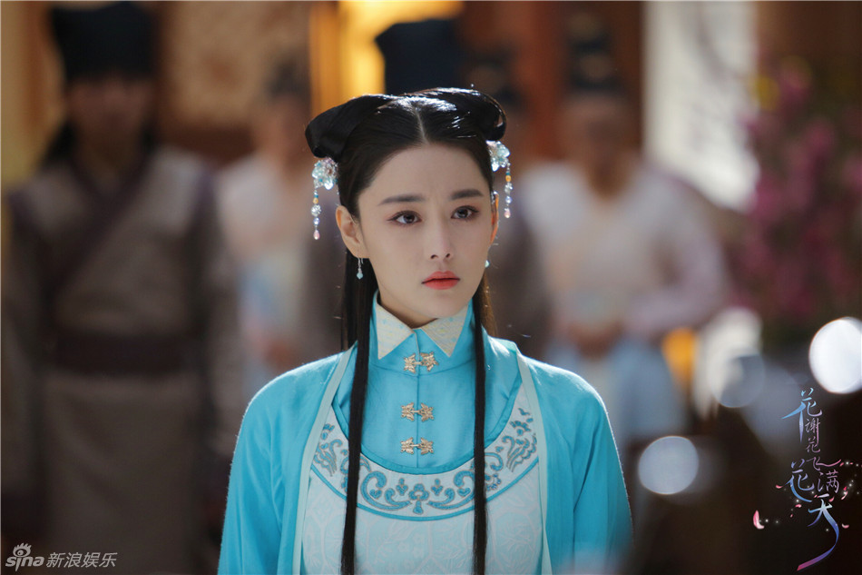 张馨予《花谢花飞花满天》清秀妆容曝光