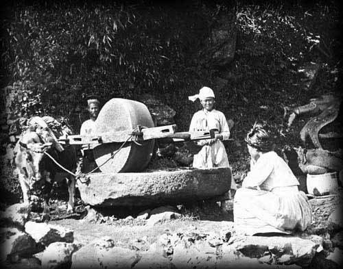 影像记录古代朝鲜服饰与民风