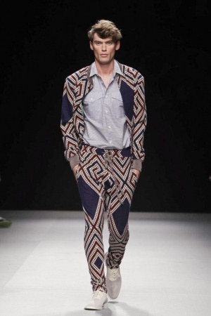 vivienne 16124_148045_903609.jpg