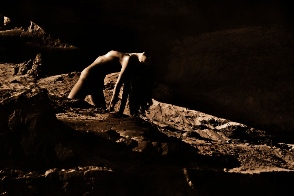 斑驳光影中的欲望酮体_萌宠伊人_<em>中国</em>广播网