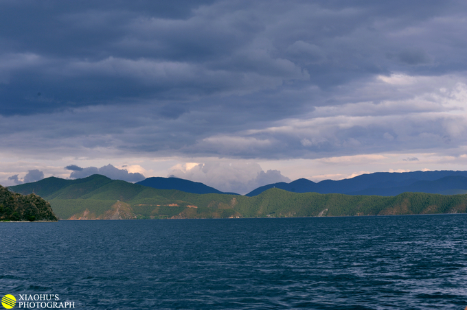 泸沽湖海拔多少米