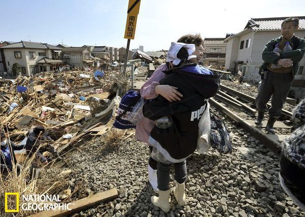 高清組圖：日本海嘯20張最難忘照片：船舶衝上城市廢墟