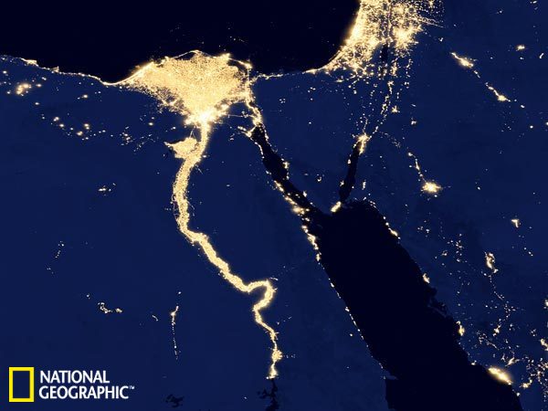 2012最清晰地球夜景图:中国沿海城市灯光璀璨