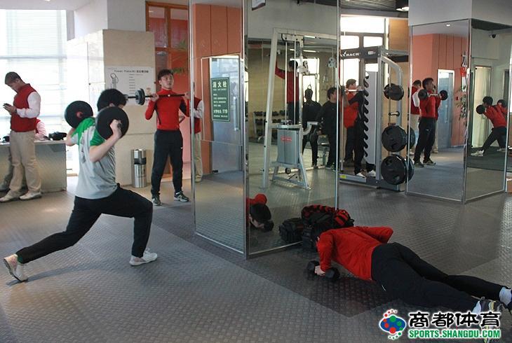 [流言板]23分钟砍29分！BR称赞杰伦