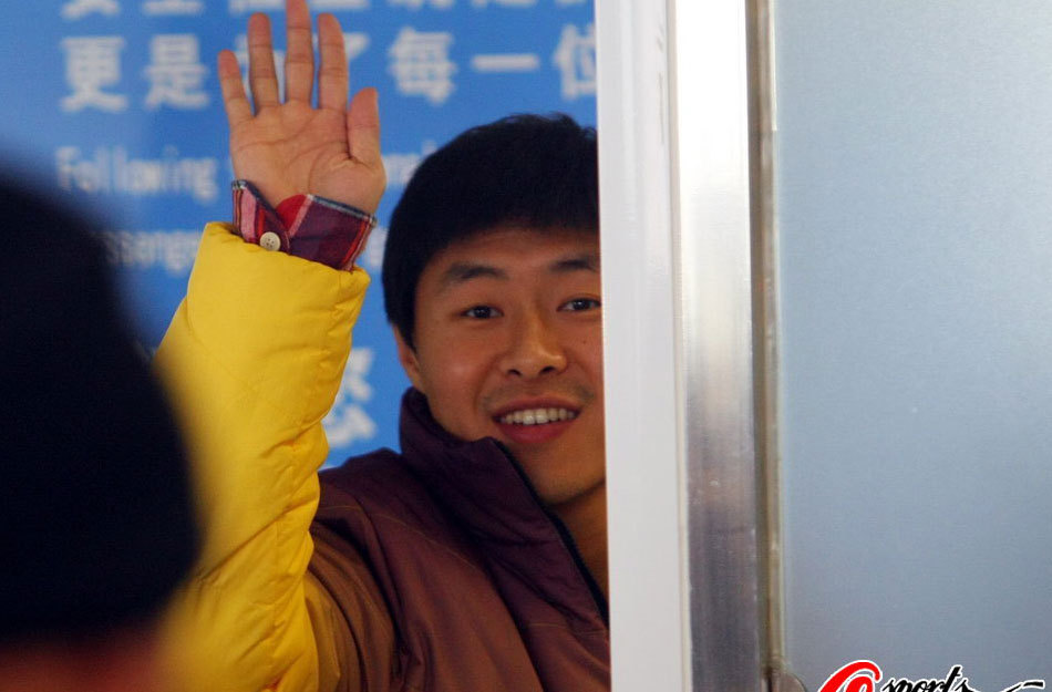 欧文谈弗拉格：开心打球享受比赛的同时 用表现赢得他人的尊重