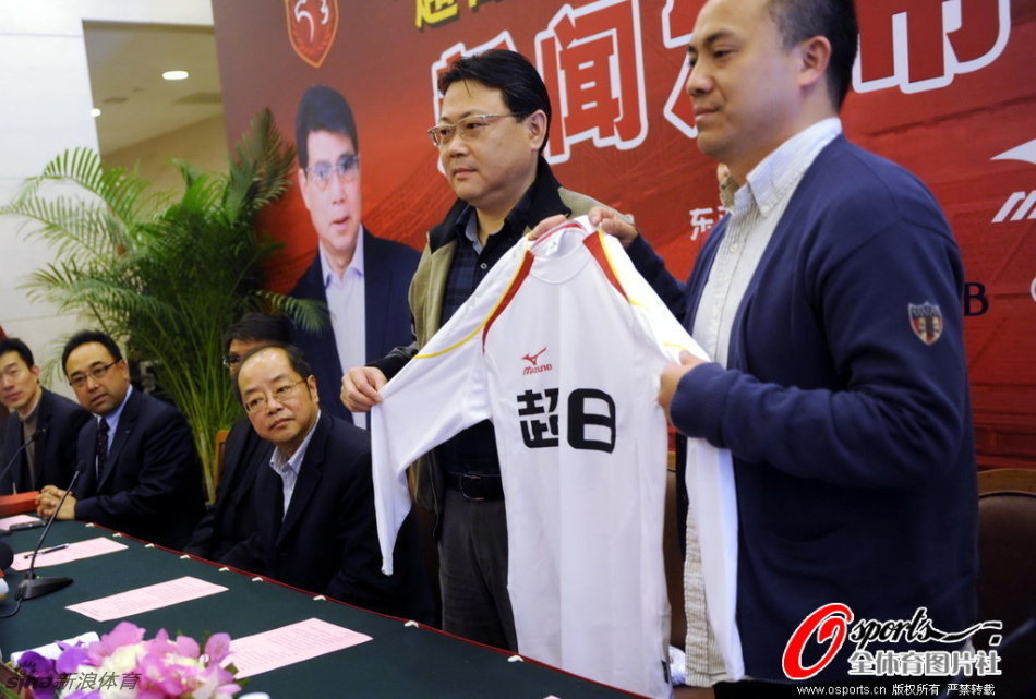 雙塔缺戰？火箭隊疑似放出煙幕彈！4中鋒配置，可輪流圍剿約基奇