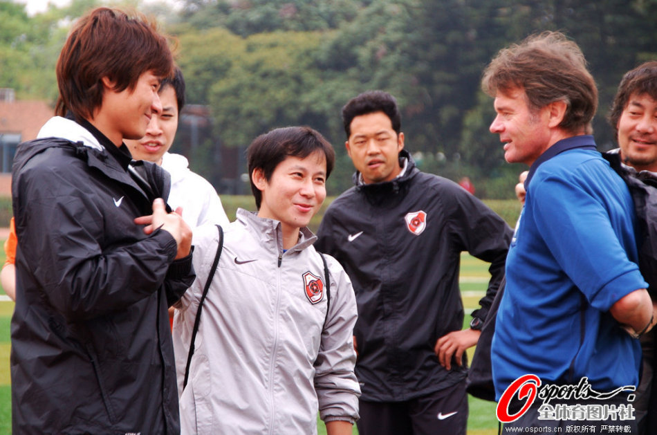 花滑中国杯落幕 中国队冬奥会内部选拔老将三项占先机