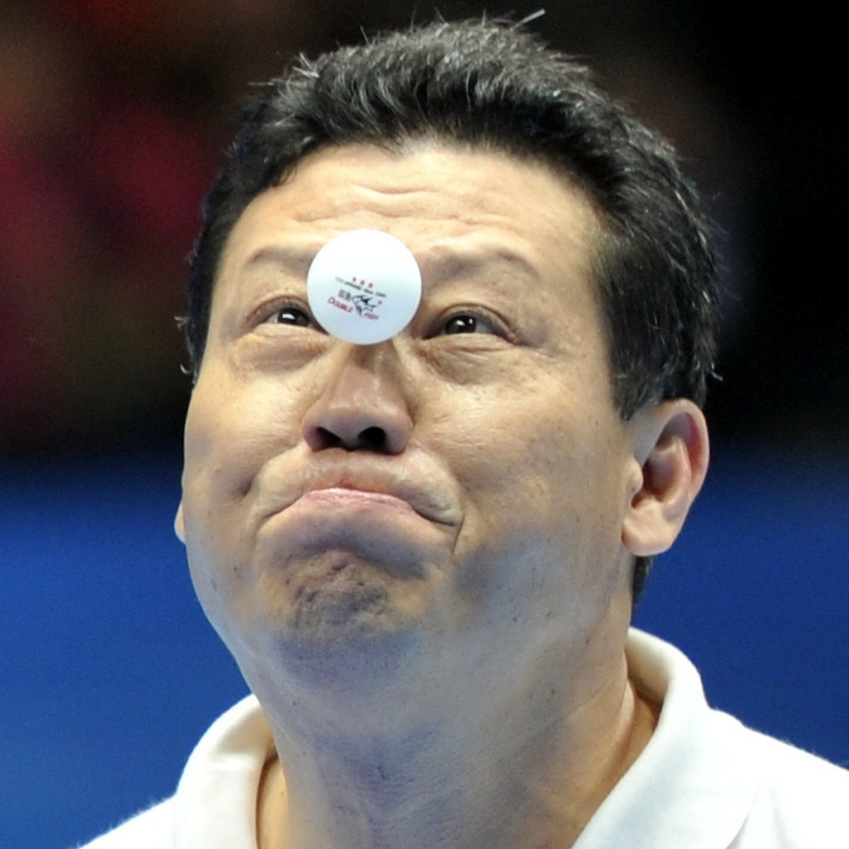 大众精英赛乒乓花样妙趣横生 惊现平底锅