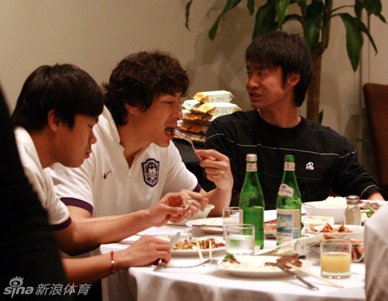 [流言板]JDG官媒晒队员库存照：六位小画家已上线