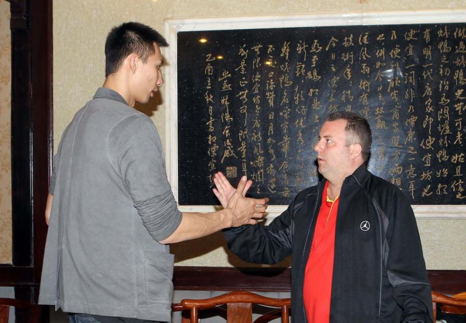 主持人夏安發布BLG選手短訪：奪冠之后想對